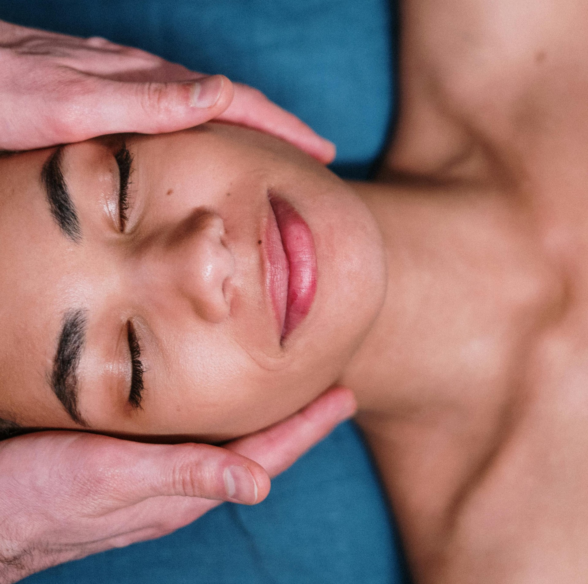 Mit sanfter Hand ausgeführte Massage